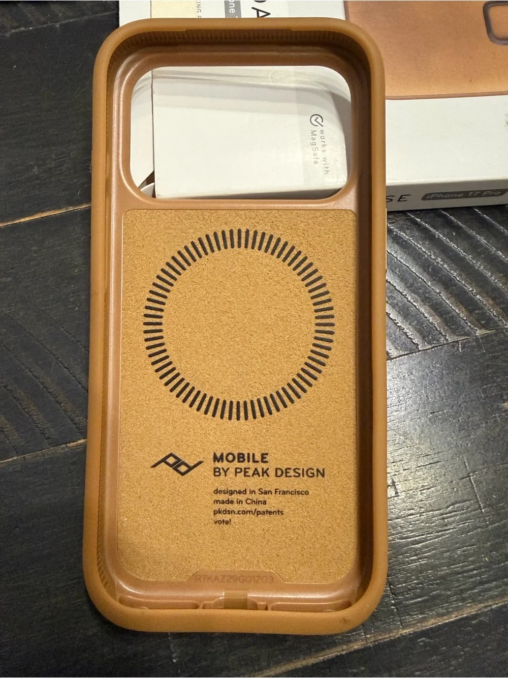 Peak Design Everyday SlimLink Case for iPhone – Brown